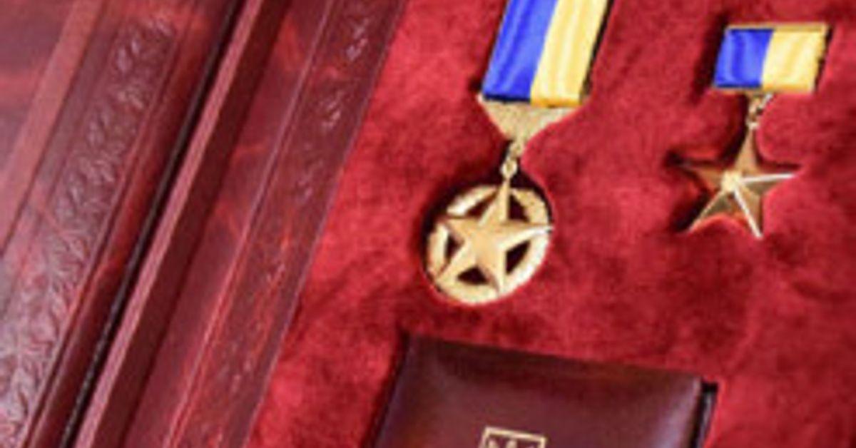Президент присвоїв звання Герой України трьом військовим.