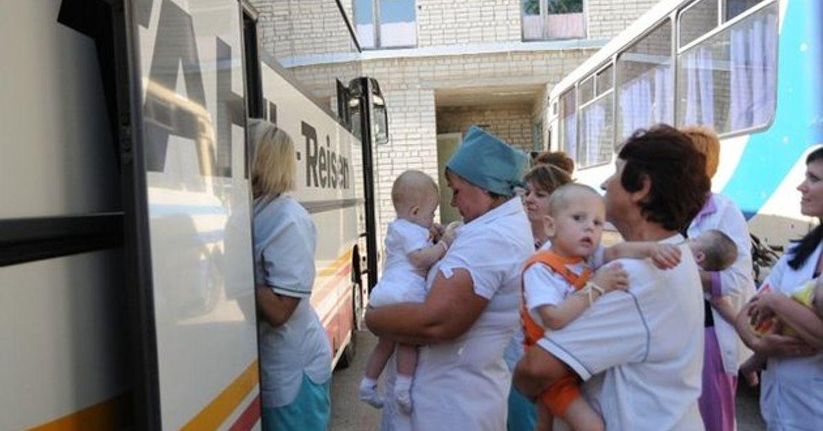 У Києві через можливі удари рф почали терміново евакуювати дві ліка...