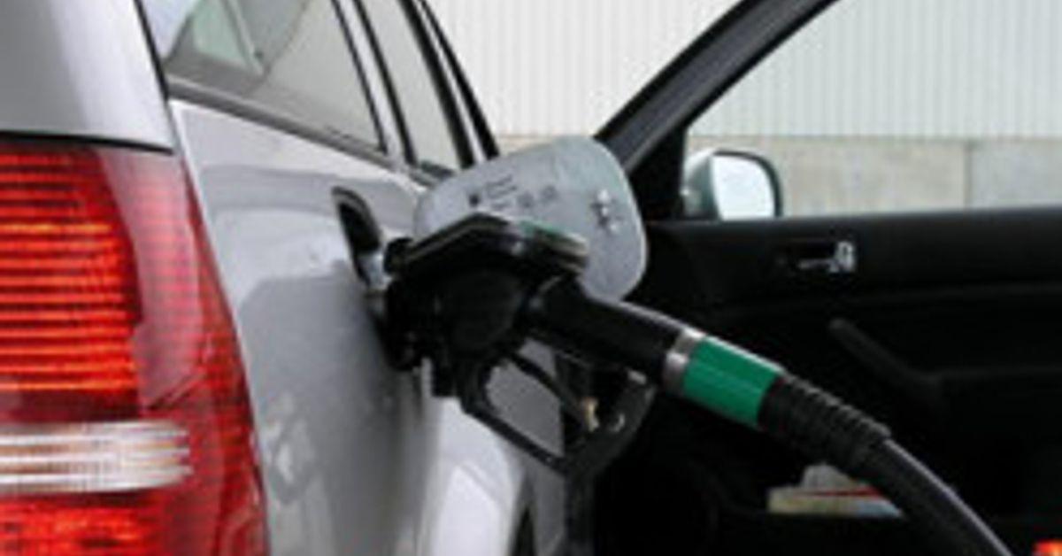 Бензин дорожчатиме: як новий курс долара вплине на бюджет автомобіл...