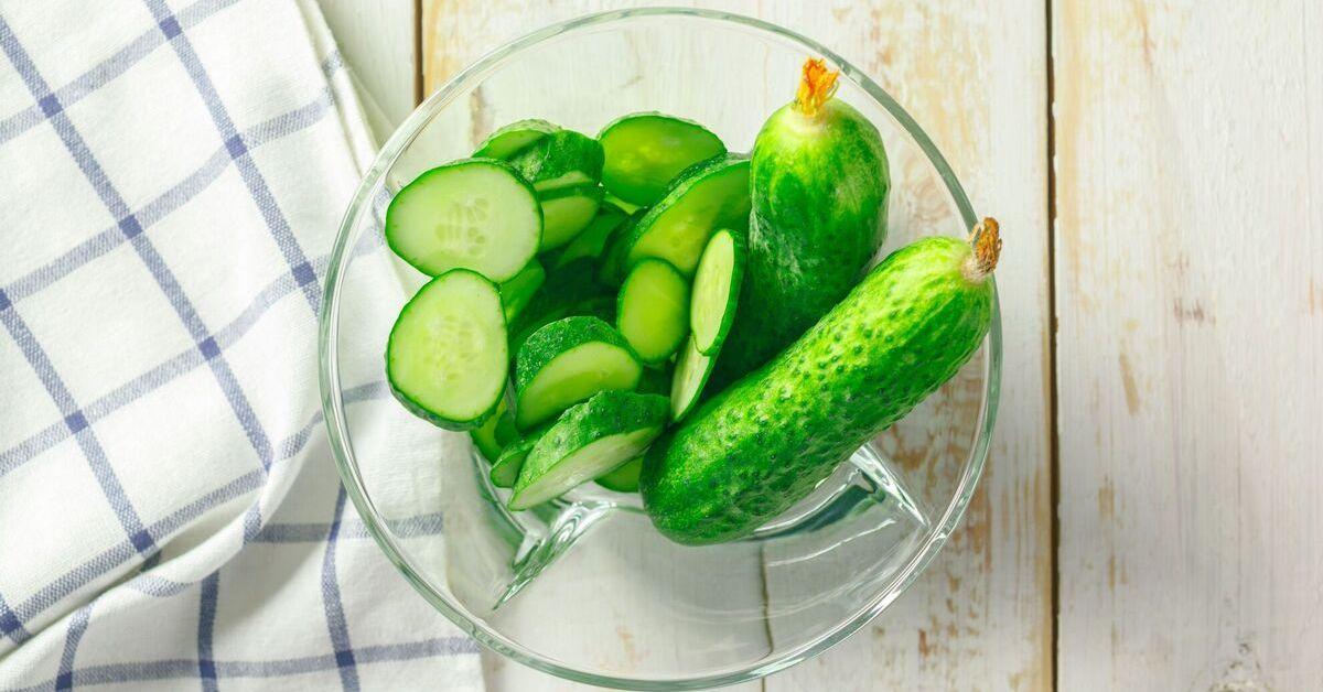 Як правильно зберігати огірки, щоб вони тижнями були свіжими: корис...