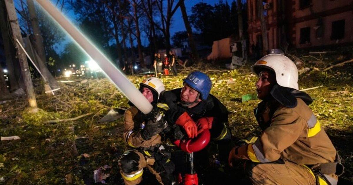 ДСНС: у Миколаєві постраждали п’ятеро рятувальників через вибух нев...