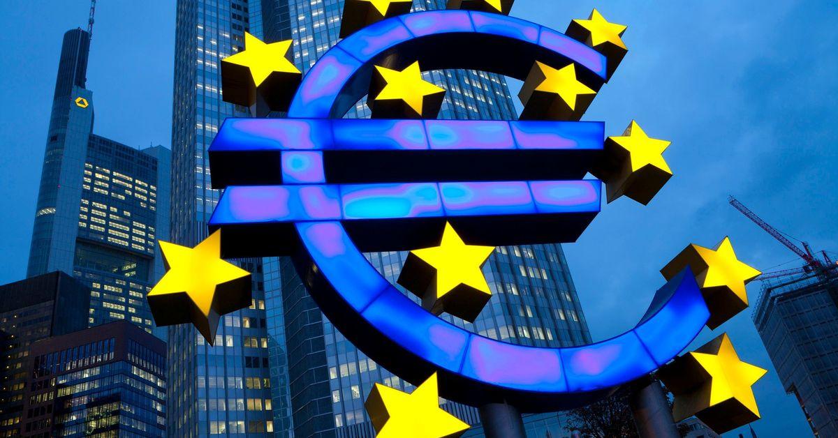 ЄЦБ вимагатиме від найбільших європейських банків скоротити діяльні...