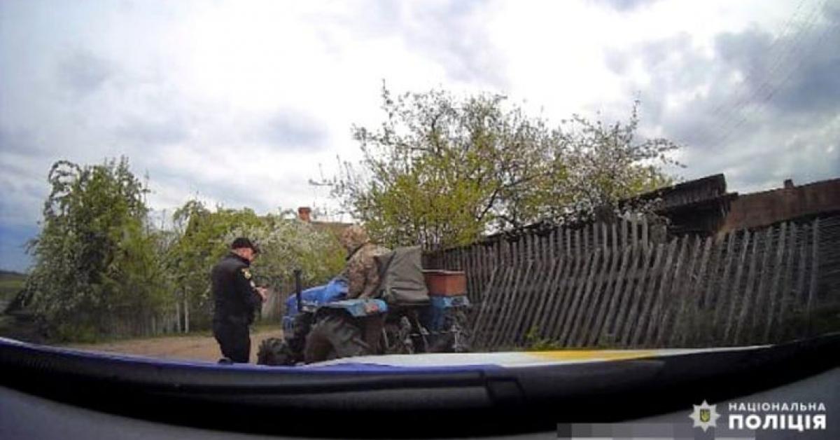 На Рівненщині поліцейські зупинили тракториста з 4,26 проміле алког...