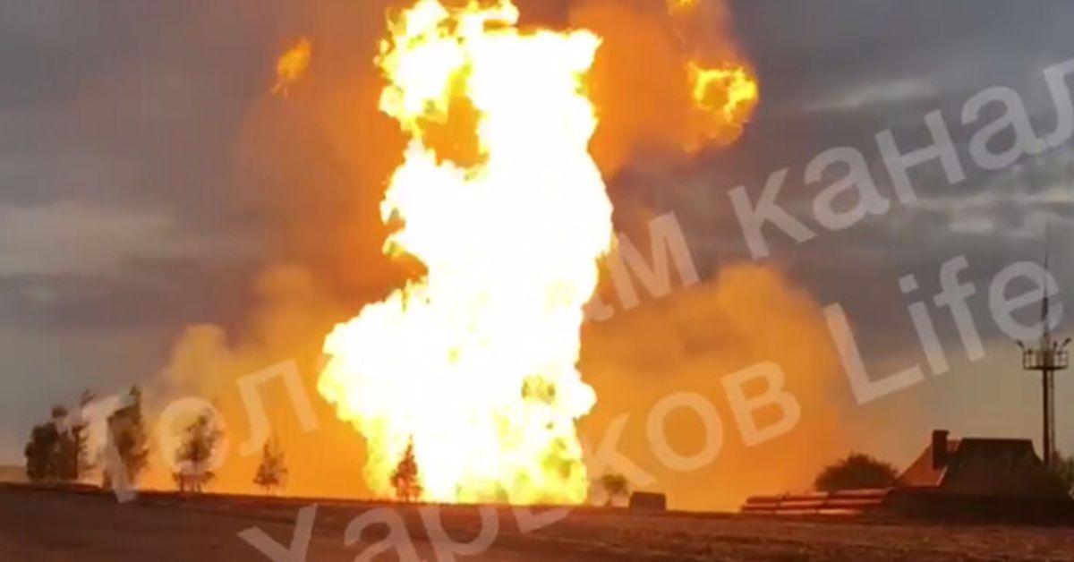 На Харківщині вибухнув газопровід: спалахнула пожежа.