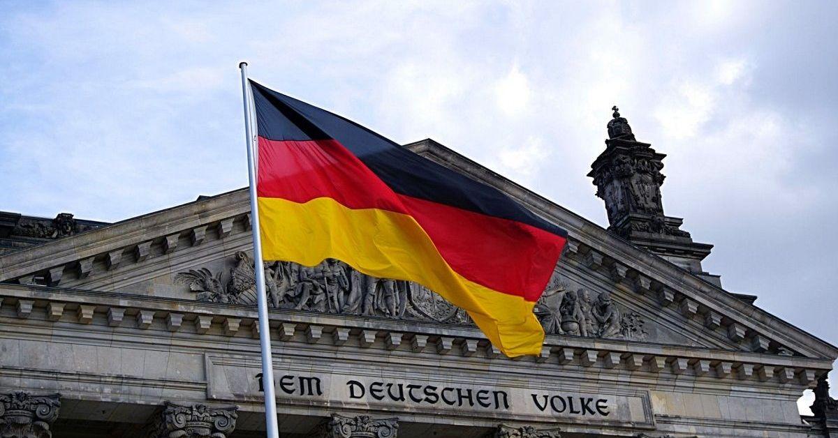 Економіка Німеччини зростає попри кризу промисловості.